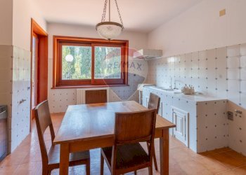 Sala da pranzo - Villa Via Tommaso Natale
 
93/B, Palermo - foto 18