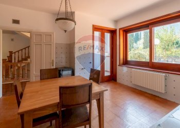 Sala da pranzo - Villa Via Tommaso Natale
 
93/B, Palermo - foto 19