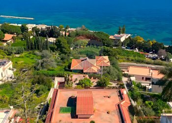 Vista dell\'acqua - Villa Viale John Fitzgerald Kennedy
 
10, Casteldaccia - foto 5