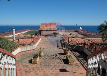 Vista dell\'acqua - Villa Viale John Fitzgerald Kennedy
 
10, Casteldaccia - foto 11