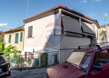 Casa all\'aperto - Trilocale via Santarelli
 
30, Chieti - foto 20