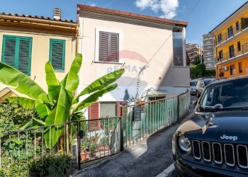 Casa all\'aperto - Trilocale via Santarelli
 
30, Chieti - foto 22