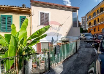 Casa all\'aperto - Trilocale via Santarelli
 
30, Chieti - foto 23