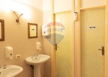 Bagno - Commercial Premises via Mazzetti
 
3, Chieti - photo 22