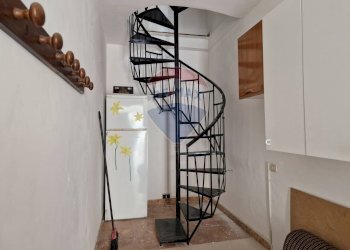 Scale - Casa indipendente Via San Vito
 
27, Colledimacine - foto 9