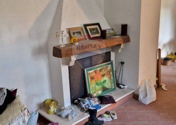 Dettagli - Casa semi indipendente Contrada Campo Mirabello
 
23, Montebello di Bertona - foto 10