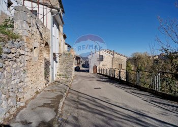 Edificio all\'aperto - Casa semi indipendente Via Isonzo
 
110, Rapino - foto 21