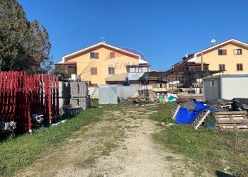 Casa all\'aperto - Terreno edificabile via Vomano, Chieti - foto 1