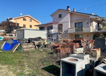 Casa all\'aperto - Terreno edificabile via Vomano, Chieti - foto 3