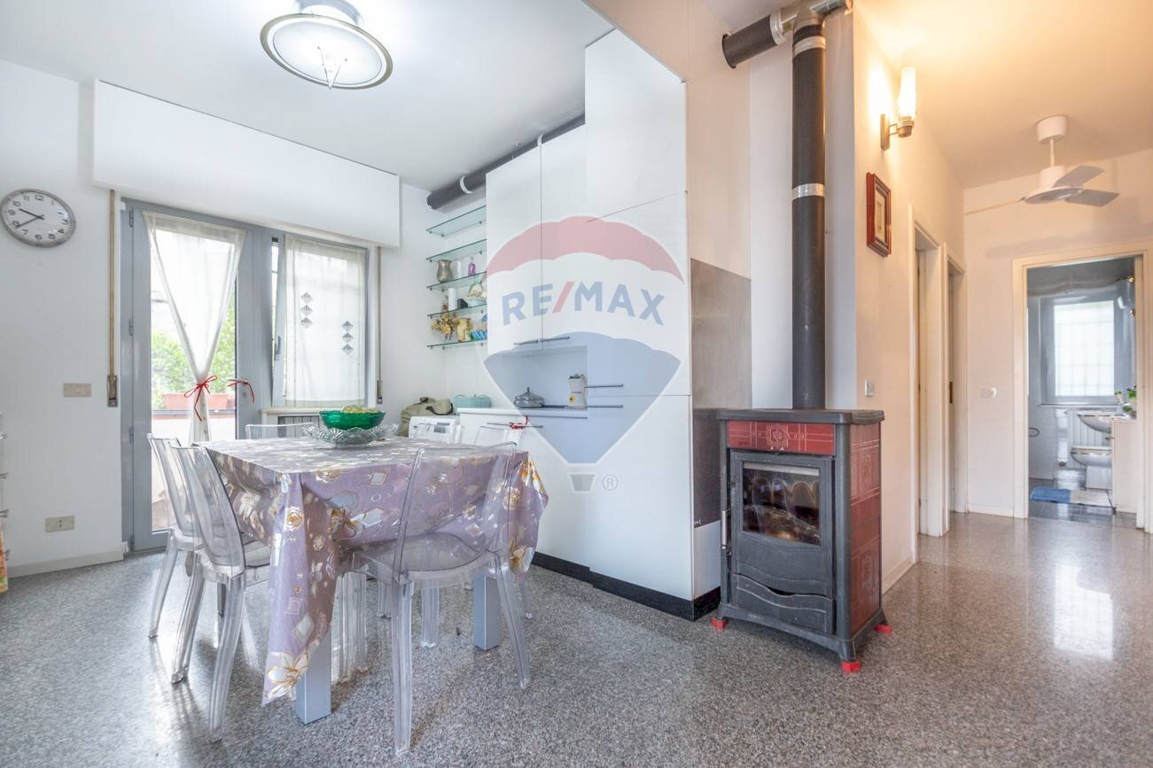 Sala da pranzo - Casa semi indipendente Via Orfento
 
48, Pescara - foto 1