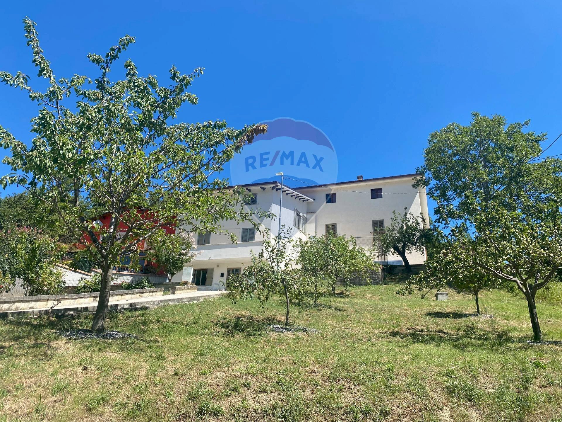 Giardino - Casa indipendente C.Da Colle Vertieri
 
15, Brittoli - foto 1