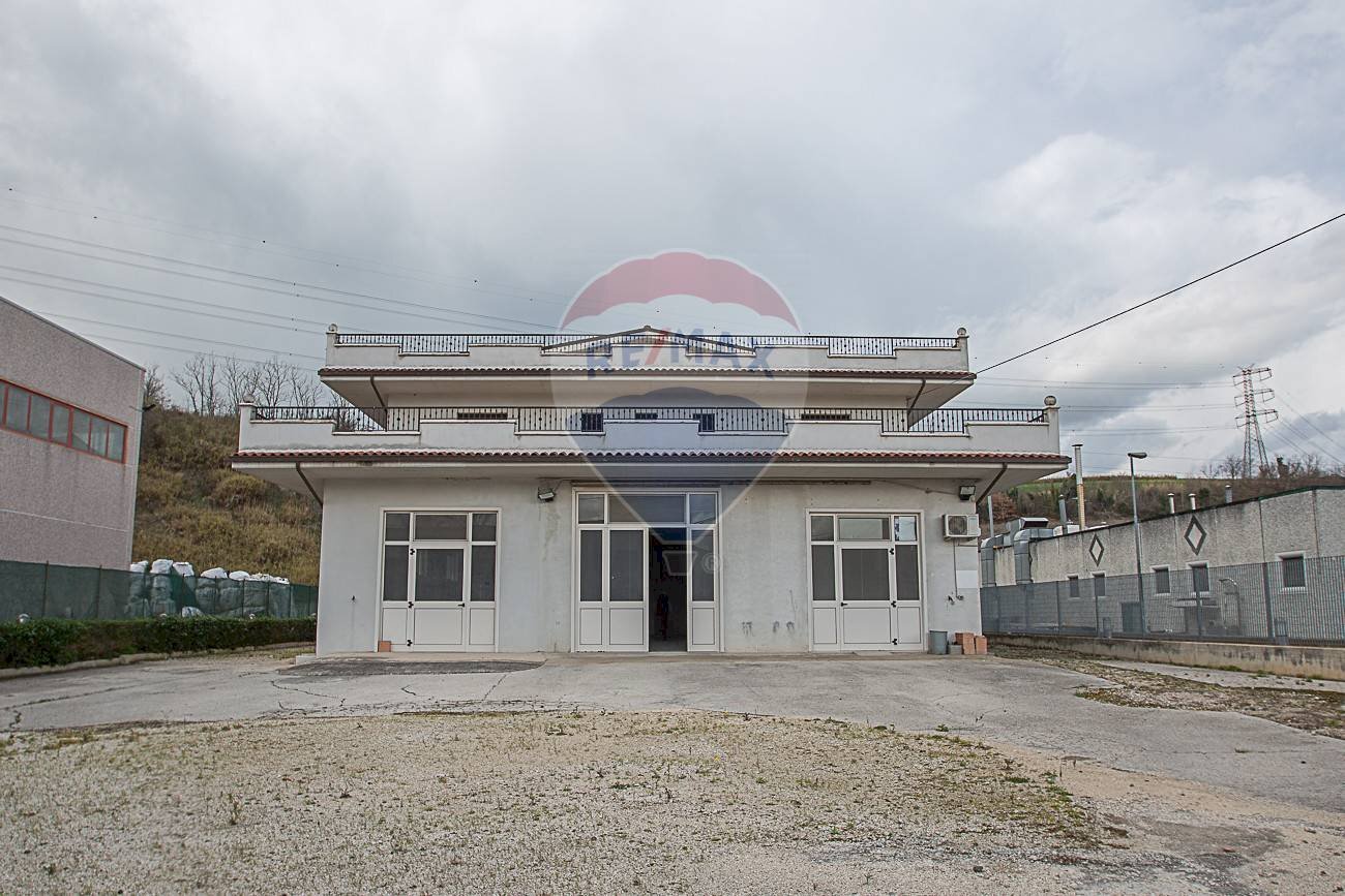 Casa all\'aperto - Capannone Via della bonifica
25, Cepagatti - foto 2