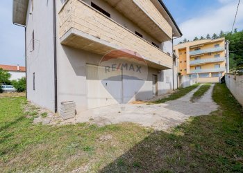 Edificio all\'aperto - Casa semi indipendente Via Don Luigi Sturzo
 
16, Manoppello - foto 4