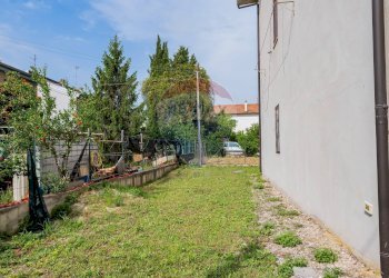 Giardino - Casa semi indipendente Via Don Luigi Sturzo
 
16, Manoppello - foto 5