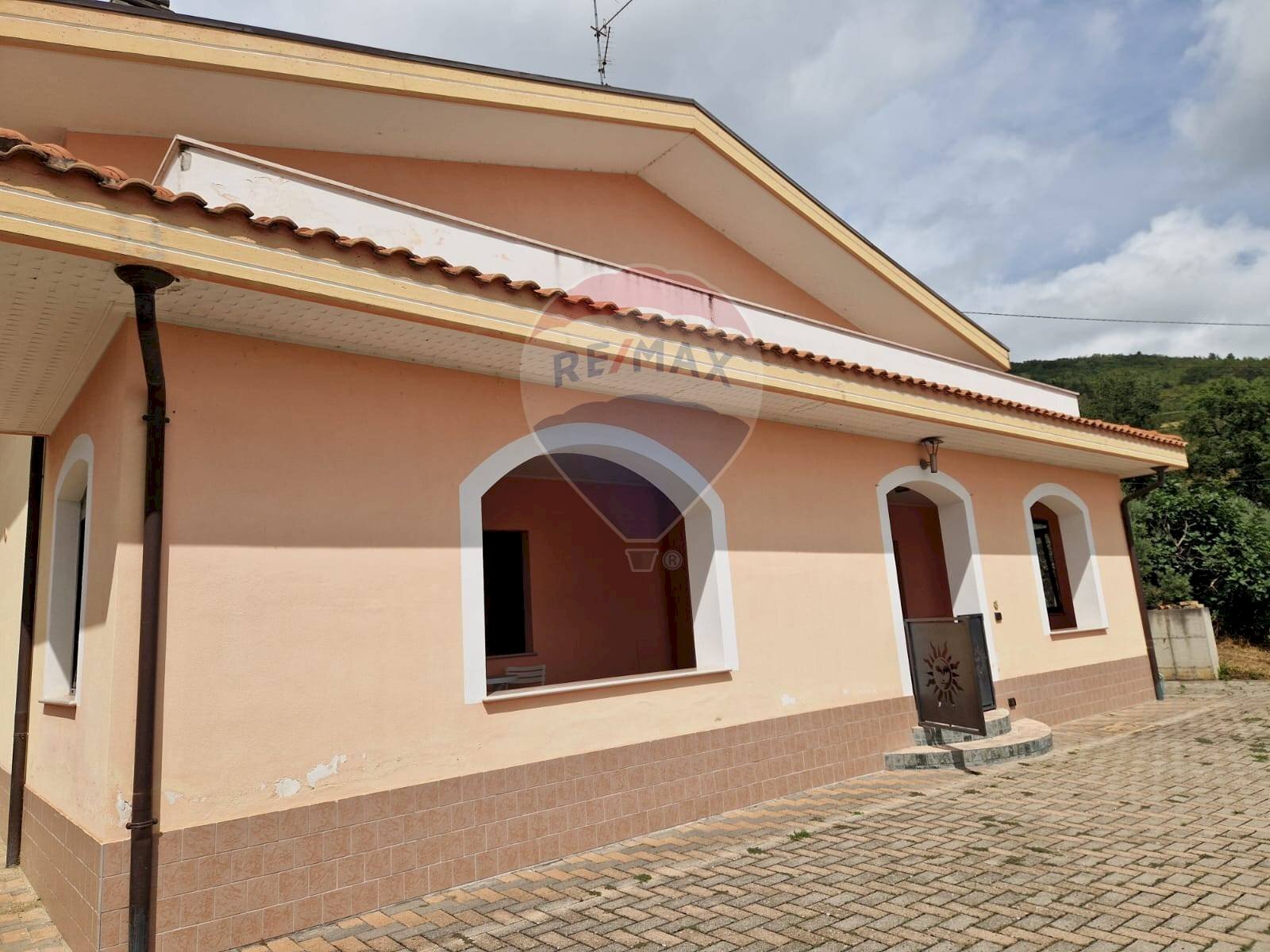 Casa all\'aperto - Villa Contrada Pietra Rossa
 
36/A, Villa Celiera - foto 2