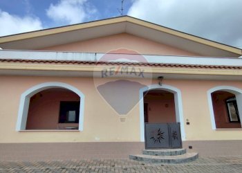 Casa all\'aperto - Villa Contrada Pietra Rossa
 
36/A, Villa Celiera - foto 1