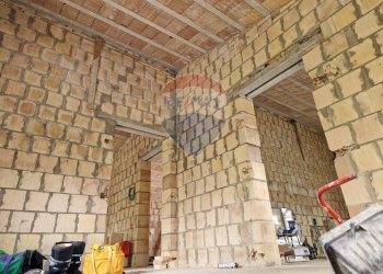 Edificio all\'aperto - Villa Contrada Pietra Rossa
 
36/A, Villa Celiera - foto 22