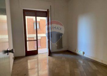 Stanza vuota - Appartamento viale Europa
 
43, Chieti - foto 18