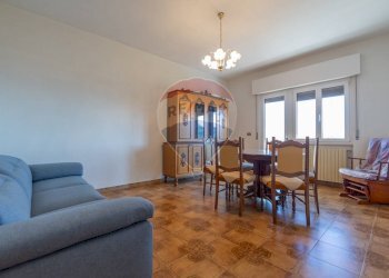 Sala da pranzo - Appartamento Via Bocca di Valle
 
131, Guardiagrele - foto 9