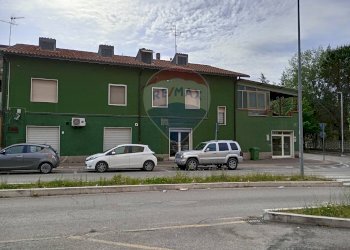 Edificio all\'aperto - Locale Commerciale via Amiterno
114, Chieti - foto 1