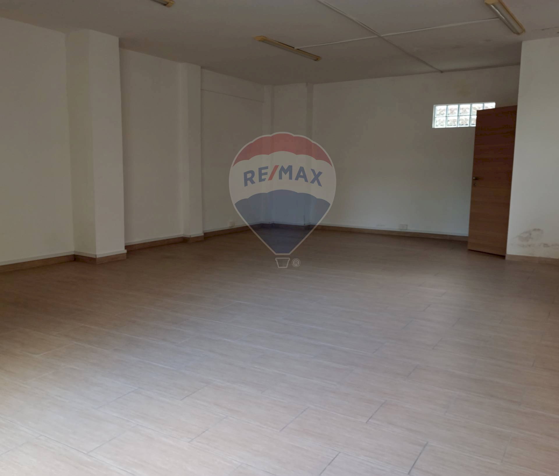 Stanza vuota - Locale Commerciale via Amiterno
117, Chieti - foto 2