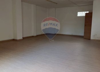 Stanza vuota - Locale Commerciale via Amiterno
117, Chieti - foto 2