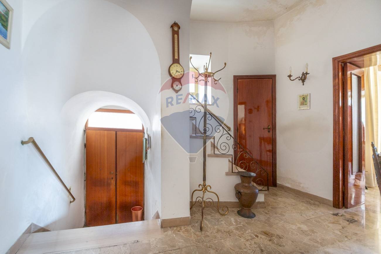 Scale - Casa semi indipendente Via Dante Alighieri
 
11, Alanno - foto 3