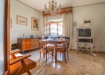 Sala da pranzo - Semi-detached house Via Dante Alighieri
 
11, Alanno - photo 15