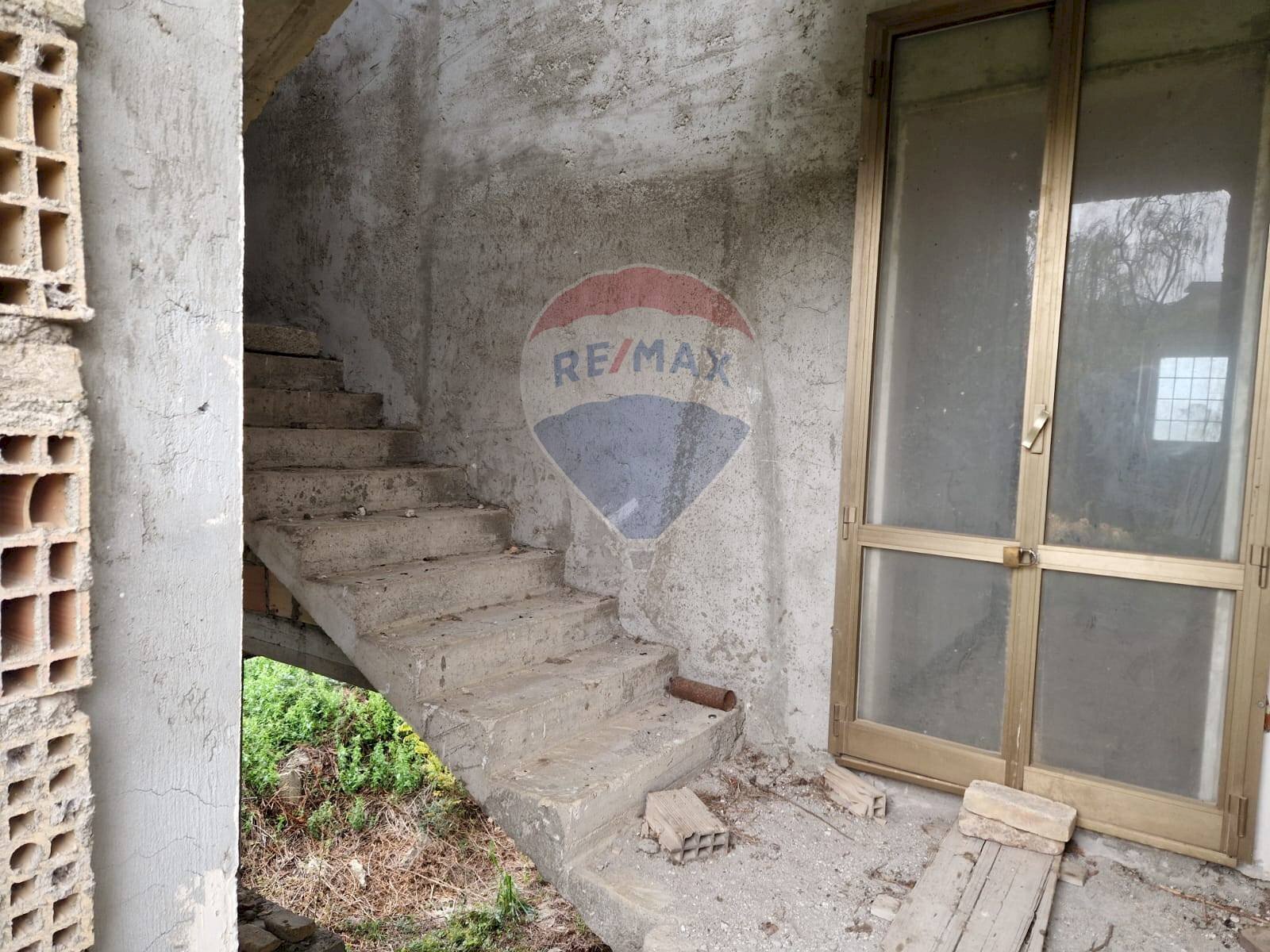 Scale - Villa Via S. Anatolio
 
4, Cugnoli - foto 2