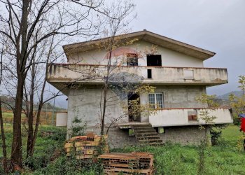 Casa all\'aperto - Villa Via S. Anatolio
 
4, Cugnoli - foto 1