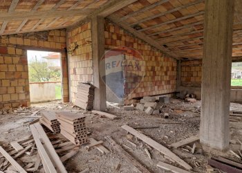 Stanza vuota - Villa Via S. Anatolio
 
4, Cugnoli - foto 16