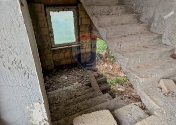 Scale - Villa Via S. Anatolio
 
4, Cugnoli - foto 29