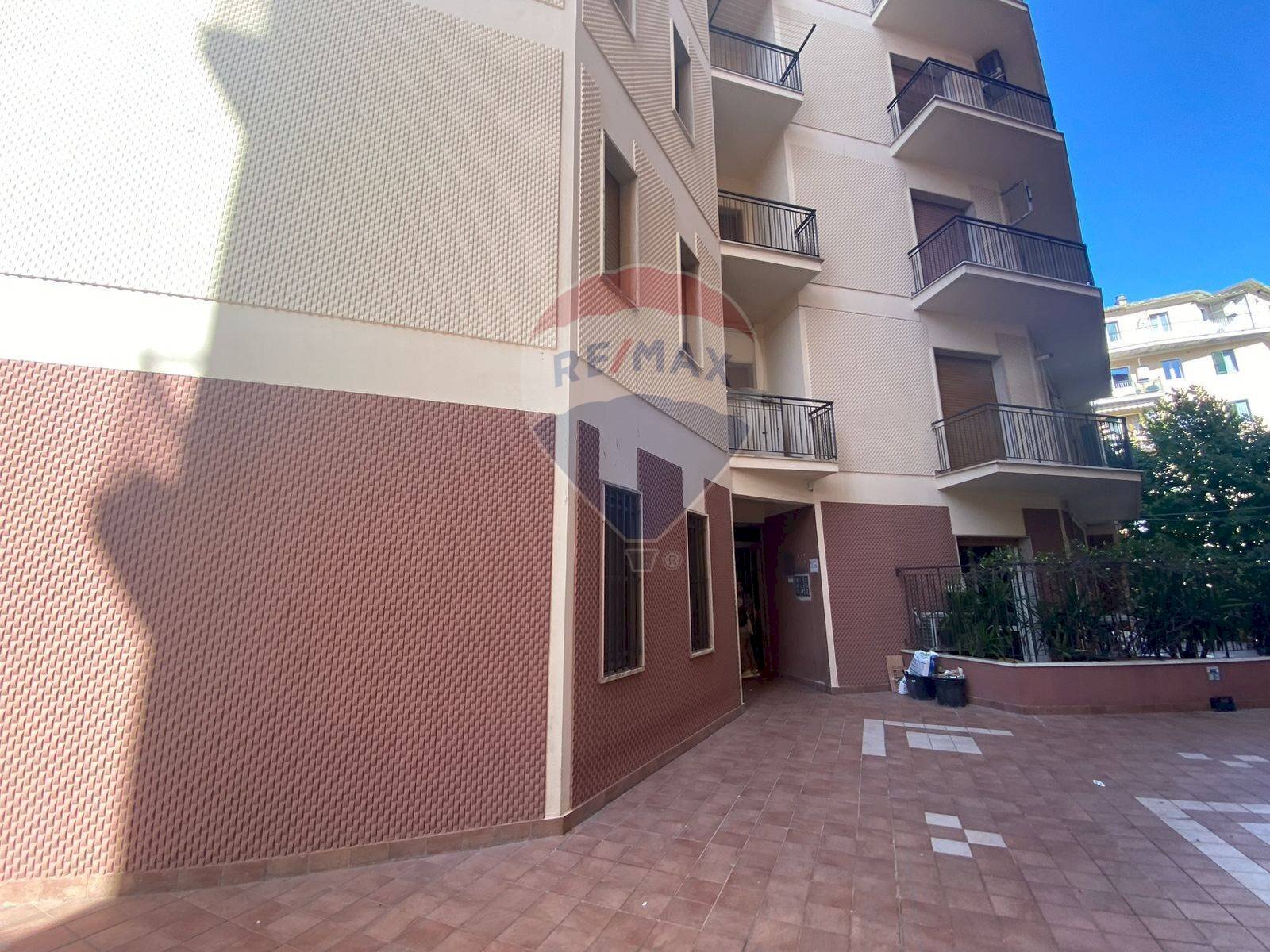 Edificio all\'aperto - Ufficio viale Europa
 
43, Chieti - foto 1