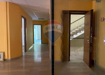 Hall / corridoio - Ufficio viale Europa
 
43, Chieti - foto 10