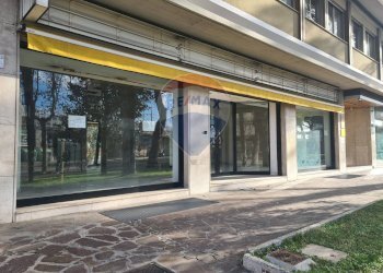 Edificio all\'aperto - Ufficio Via Alcide De Gasperi
 
10, Pescara - foto 2