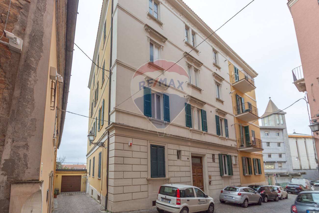 Edificio all\'aperto - Quadrilocale via Mater Domini
 
43, Chieti - foto 1