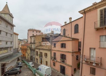 Edificio all\'aperto - Quadrilocale via Mater Domini
 
43, Chieti - foto 15