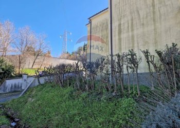 Giardino - Casa semi indipendente Località 7 dolori
 
3, Guardiagrele - foto 11