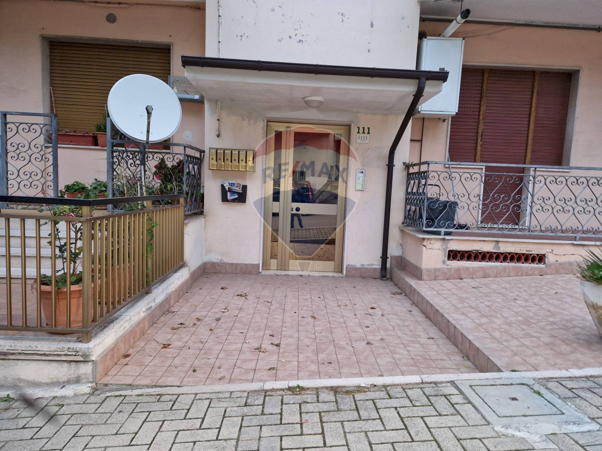 Terrazza - Quadrilocale Via Cappuccini
 
111, Loreto Aprutino - foto 2