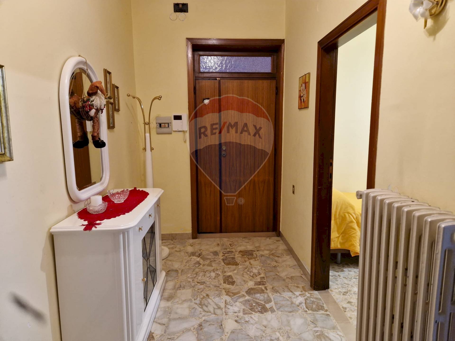 Hall / corridoio - Quadrilocale Via Cappuccini
 
111, Loreto Aprutino - foto 3