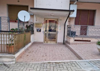 Terrazza - Quadrilocale Via Cappuccini
 
111, Loreto Aprutino - foto 2