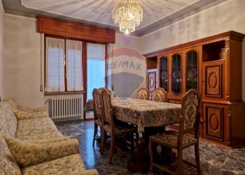 Sala da pranzo - Quadrilocale Via Cappuccini
 
111, Loreto Aprutino - foto 6