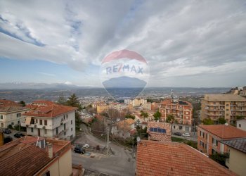 Edificio all\'aperto - Quadrilocale Via Madonna Degli Angeli
 
167, Chieti - foto 5