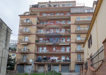 Edificio all\'aperto - Quadrilocale Via Madonna Degli Angeli
 
167, Chieti - foto 25