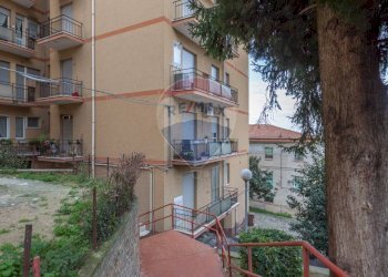 Edificio all\'aperto - Quadrilocale Via Madonna Degli Angeli
 
167, Chieti - foto 27