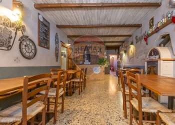 Sala da pranzo - Attività Commerciale Via Madonna Del Ponte
 
38, Fara Filiorum Petri - foto 2