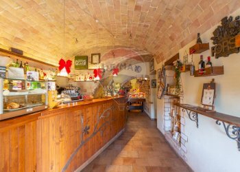 Cucina - Attività Commerciale Via Madonna Del Ponte
 
38, Fara Filiorum Petri - foto 7