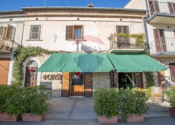 Casa all\'aperto - Attività Commerciale Via Madonna Del Ponte
 
38, Fara Filiorum Petri - foto 11