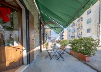Terrazza - Attività Commerciale Via Madonna Del Ponte
 
38, Fara Filiorum Petri - foto 12