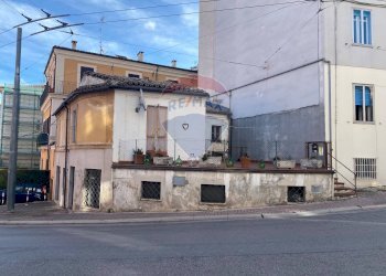 Edificio all\'aperto - Commercial Premises via Madonna degli Angeli
 
82, Chieti - photo 12